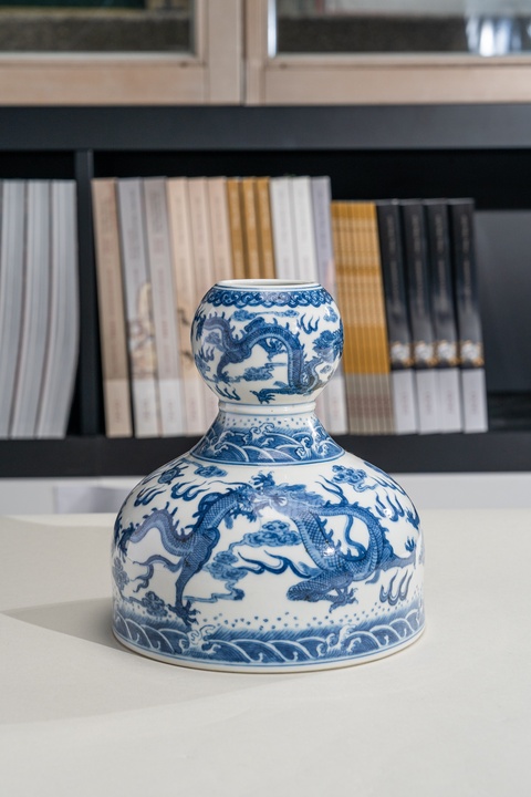 古玩陶瓷50年代左右青花海水龍紋尊真品鑒賞圖