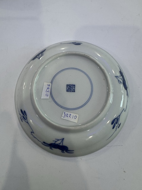 古玩陶瓷花卉紋青花盤真品鑒賞圖
