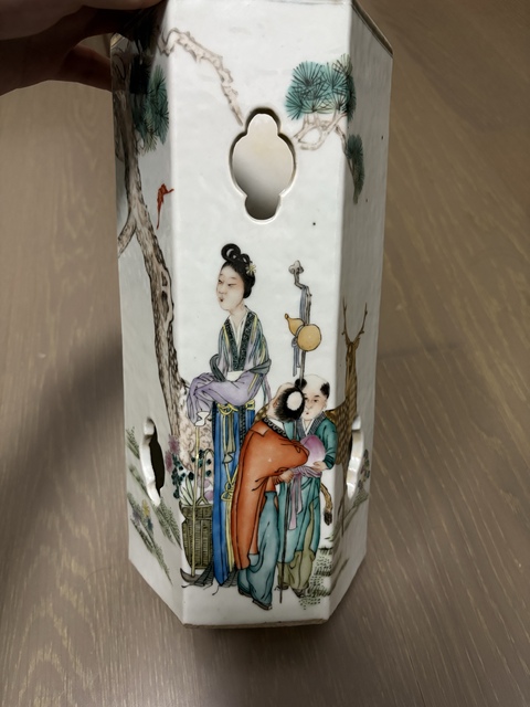 古玩陶瓷民國 王琦繪人物六方帽筒真品鑒賞圖