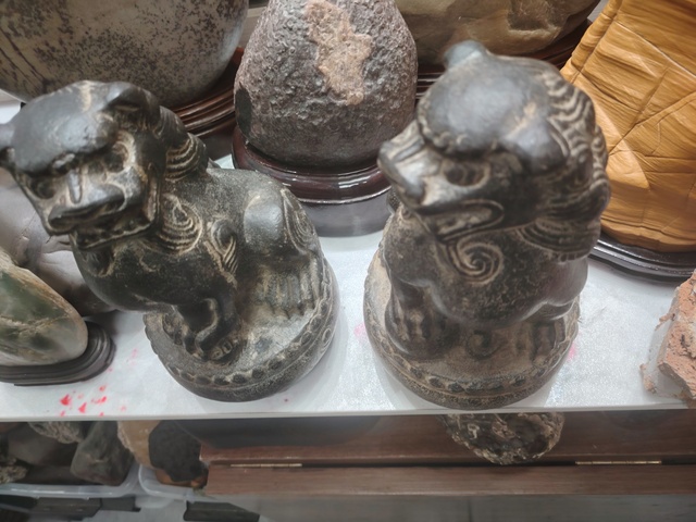 古玩陶瓷獅子真品鑒賞圖