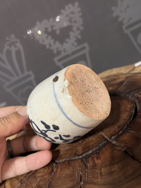 古玩陶瓷花卉紋青花罐真品鑒賞圖