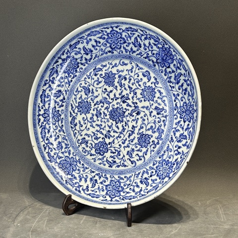 古玩陶瓷清乾隆 青花纏枝花卉紋大盤真品鑒賞圖