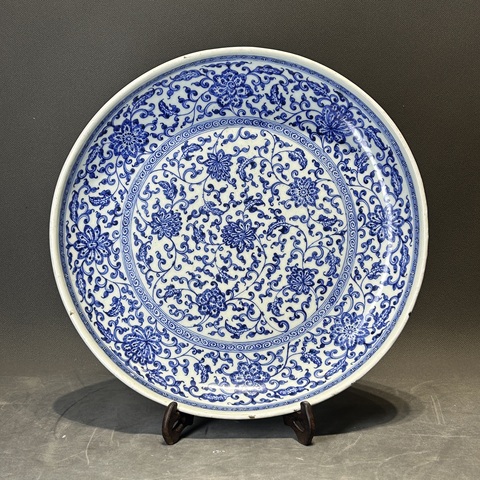 古玩陶瓷清乾隆 青花纏枝花卉紋大盤真品鑒賞圖