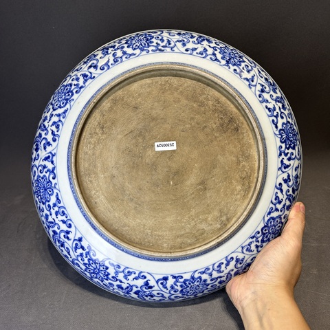 古玩陶瓷清乾隆 青花纏枝花卉紋大盤真品鑒賞圖