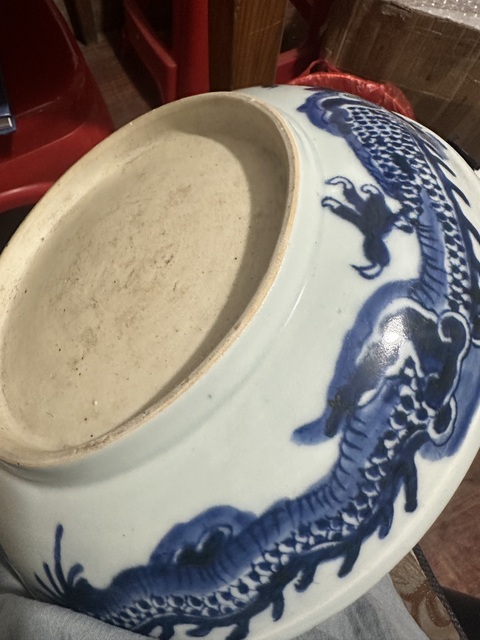古玩陶瓷青花過墻龍紋紋盤真品鑒賞圖