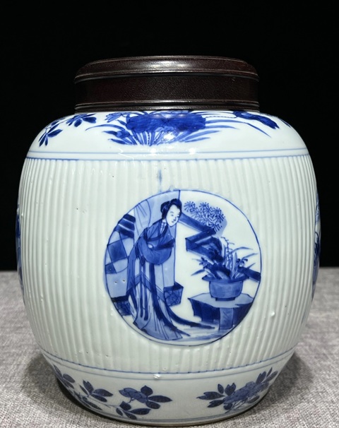 古玩陶瓷仕女紋青花罐真品鑒賞圖