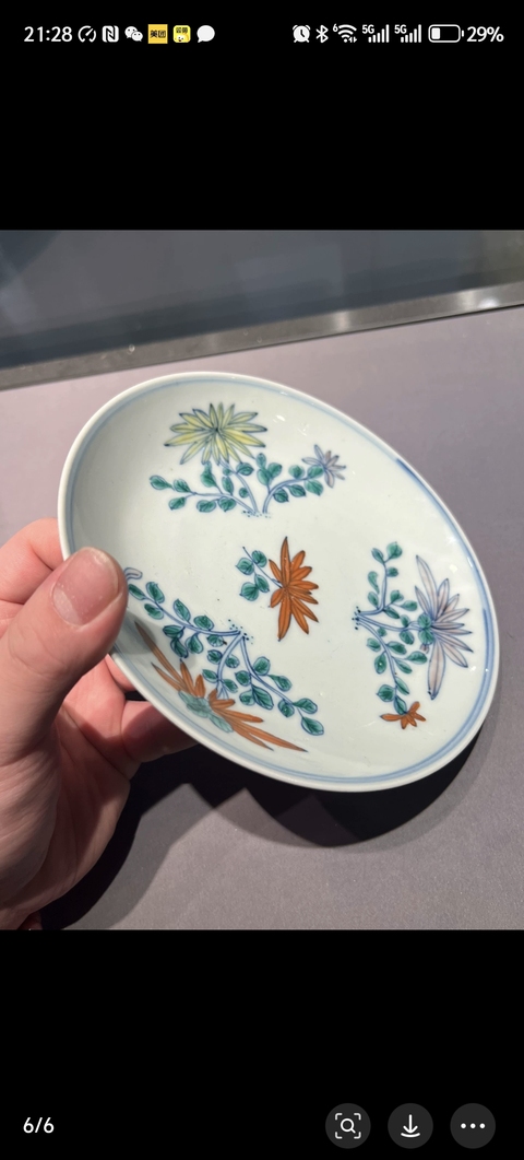 古玩陶瓷斗彩盤真品鑒賞圖
