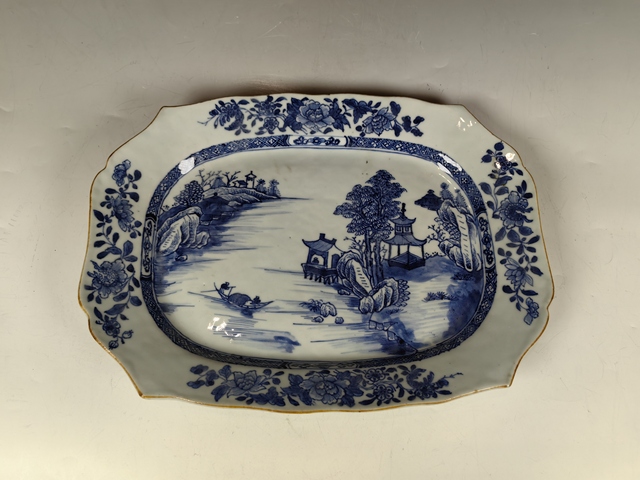 古玩陶瓷清中風景山水人物紋青花四方花口賞盤真品鑒賞圖