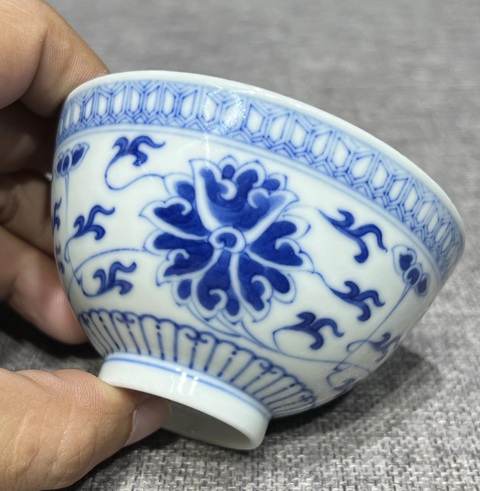 古玩陶瓷青花杯真品鑒賞圖