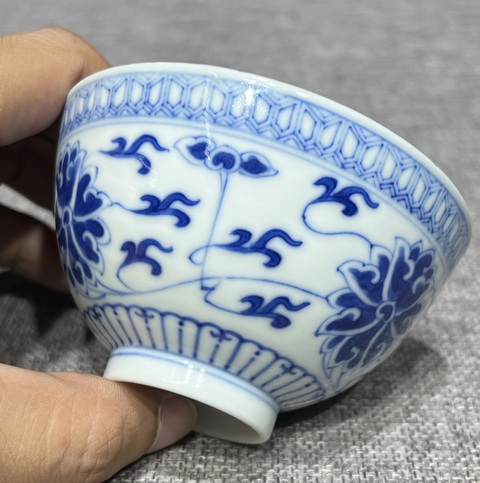 古玩陶瓷青花杯真品鑒賞圖