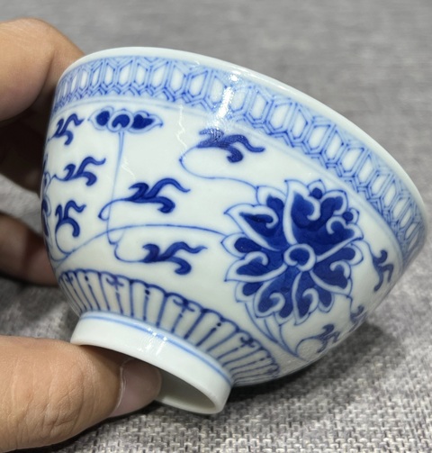 古玩陶瓷青花杯真品鑒賞圖