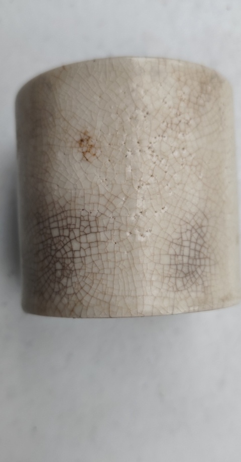 古玩陶瓷哥釉筆筒真品鑒賞圖