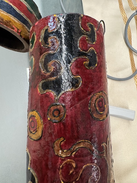 古玩雜項近代制作描云龍紋金漆畫筒真品鑒賞圖