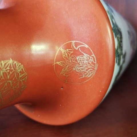 古玩陶瓷**紅開光粉彩人物故事紋撇口瓶拍賣,當前價格5800元