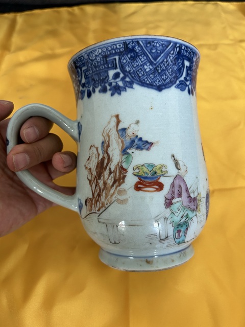 古玩陶瓷清乾隆青花廣彩執杯真品鑒賞圖