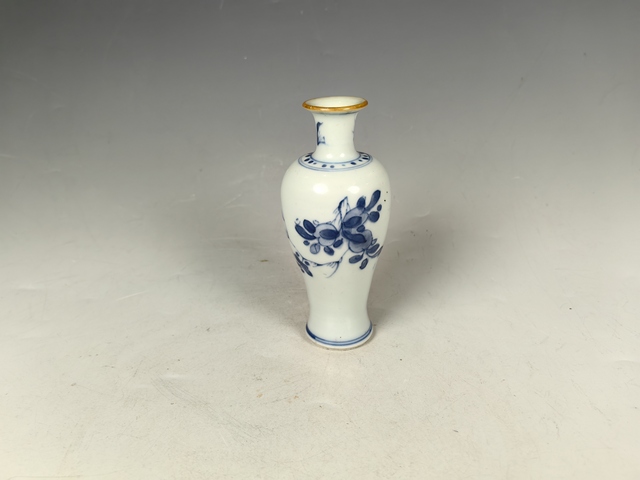 古玩陶瓷清早花卉紋青花小觀音瓶真品鑒賞圖