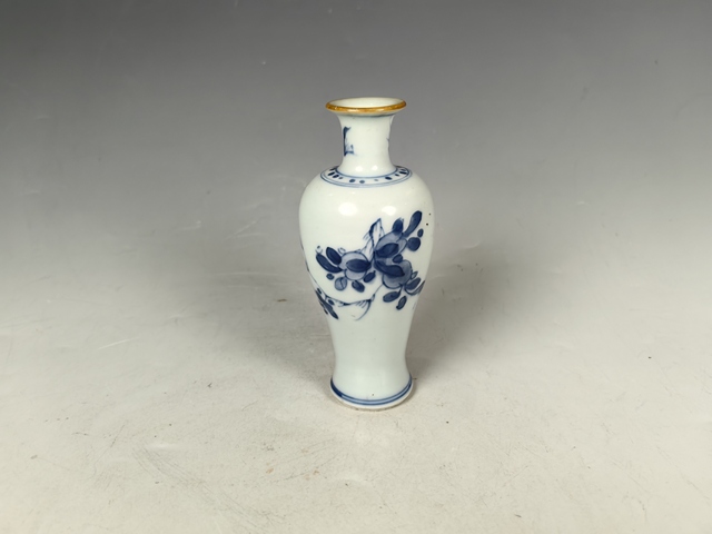 古玩陶瓷清早花卉紋青花小觀音瓶真品鑒賞圖