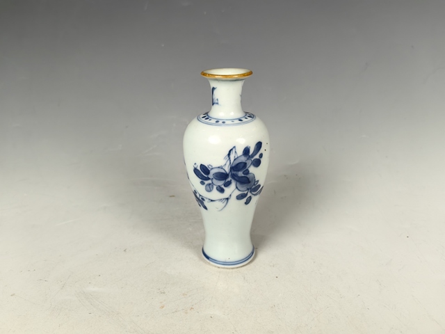 古玩陶瓷清早花卉紋青花小觀音瓶真品鑒賞圖