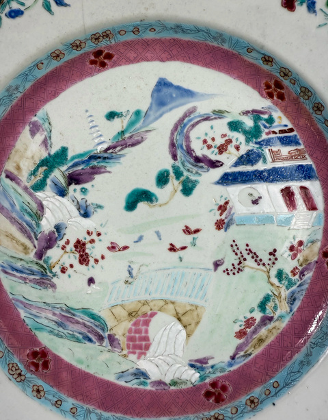 古玩陶瓷山水紋粉彩盤真品鑒賞圖