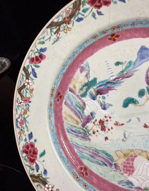 古玩陶瓷山水紋粉彩盤真品鑒賞圖