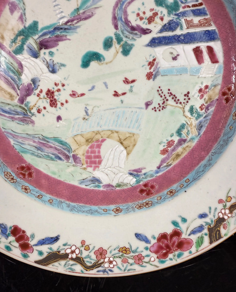 古玩陶瓷山水紋粉彩盤真品鑒賞圖