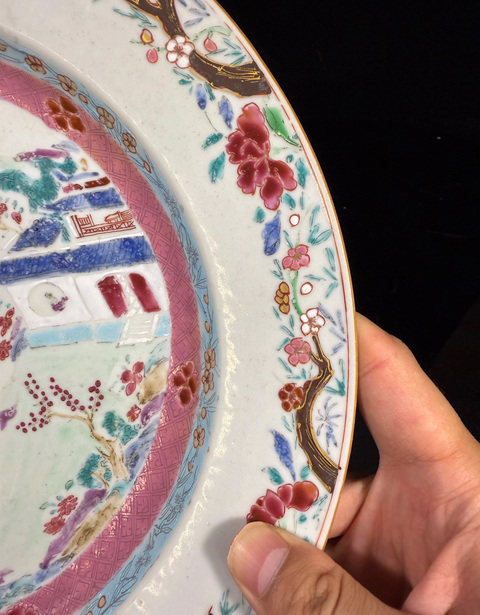 古玩陶瓷山水紋粉彩盤真品鑒賞圖