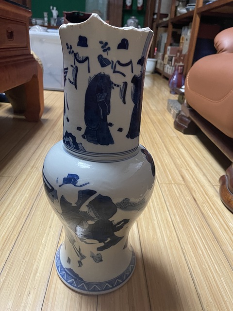 古玩陶瓷人物紋青花鳳尾尊標本真品鑒賞圖