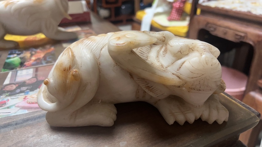 古玩玉器獅子擺件真品鑒賞圖