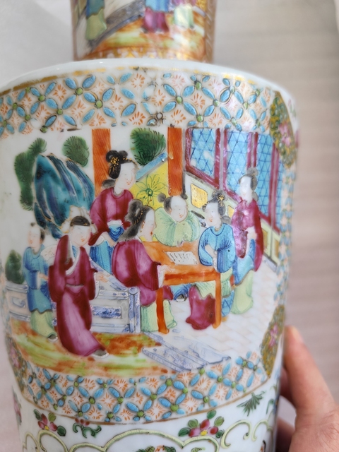 古玩陶瓷人物花鳥蝶紋廣彩瓶真品鑒賞圖