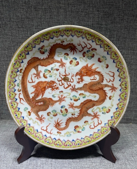 古玩陶瓷龍紋粉彩盤真品鑒賞圖