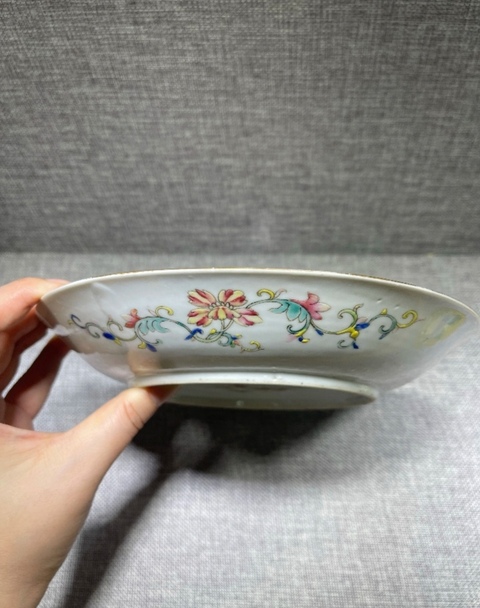 古玩陶瓷龍紋粉彩盤真品鑒賞圖