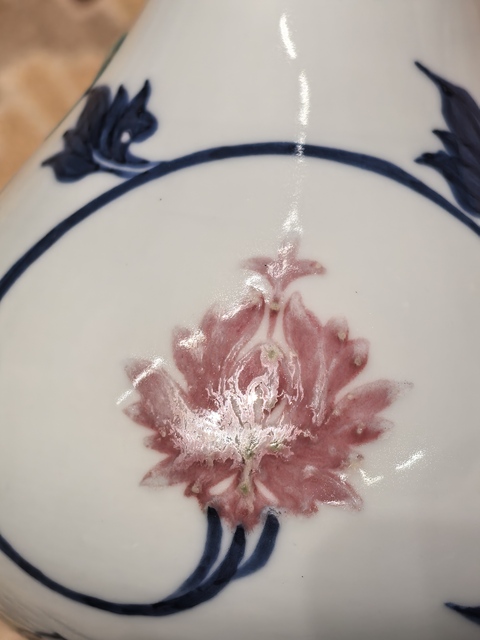 古玩陶瓷青花加紫花卉紋撇口瓶真品鑒賞圖