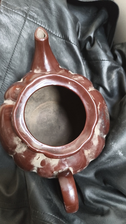 古玩陶瓷創匯時期醬釉瓜棱壺真品鑒賞圖