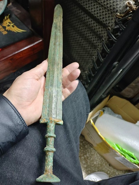 古玩銅器銅劍真品鑒賞圖