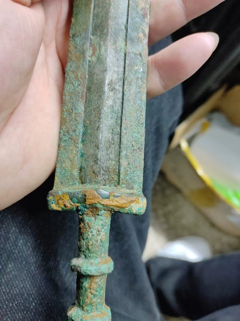 古玩銅器銅劍真品鑒賞圖