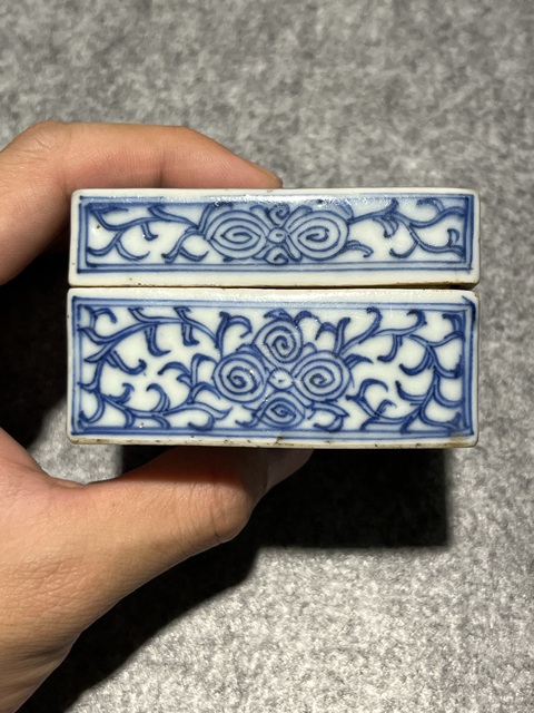 古玩陶瓷青花淡描福在眼前紋四方印盒真品鑒賞圖