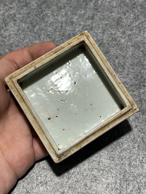 古玩陶瓷青花淡描福在眼前紋四方印盒真品鑒賞圖