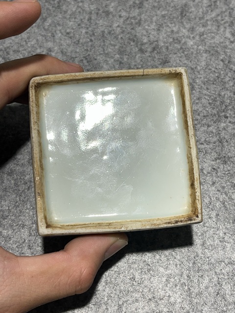 古玩陶瓷青花淡描福在眼前紋四方印盒真品鑒賞圖