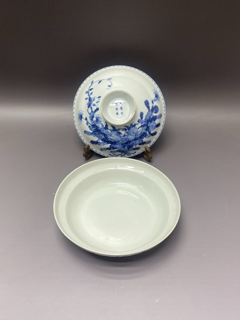 古玩陶瓷花卉紋青花蓋盤真品鑒賞圖