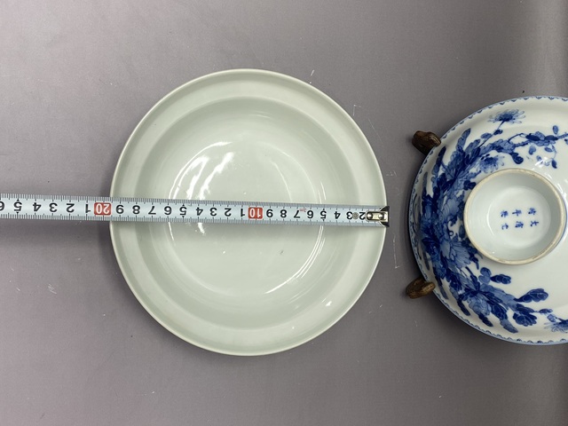 古玩陶瓷花卉紋青花蓋盤真品鑒賞圖