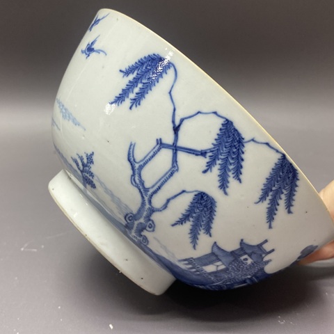 古玩陶瓷清乾隆·細路樓臺亭閣山水紋青花碗拍賣，當前價格3800元