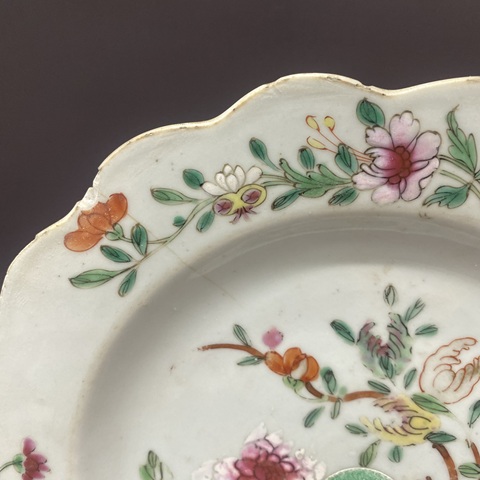 古玩陶瓷花卉福壽紋粉彩盤真品鑒賞圖