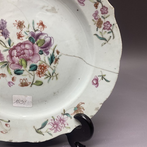 古玩陶瓷折枝花卉紋廣彩盤真品鑒賞圖