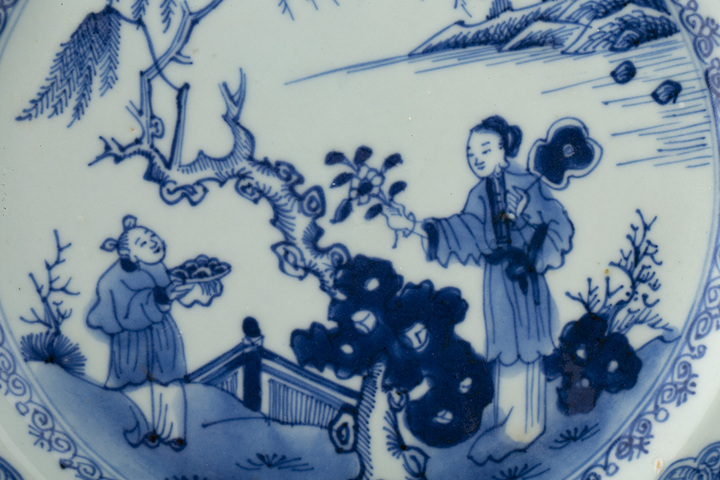 古玩陶瓷清中·青花仕女教子圖八方盤真品鑒賞圖