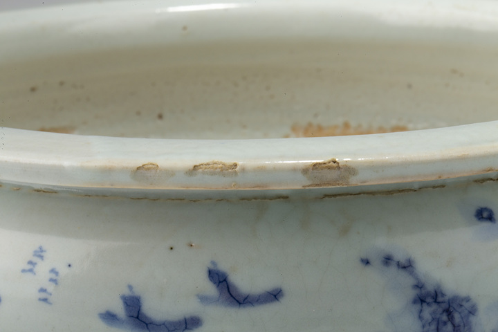 古玩陶瓷清中·德化窯青花山水紋三足爐拍賣，當(dāng)前價格2086元