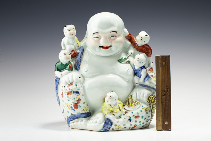 古玩陶瓷民國(guó)·粉彩五子登科彌勒佛坐像拍賣,當(dāng)前價(jià)格4536元