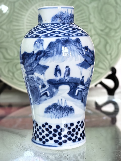 古玩陶瓷青花山水人物紋雞腿瓶真品鑒賞圖