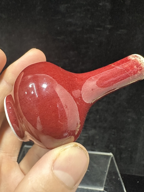 古玩陶瓷紅釉瓶真品鑒賞圖