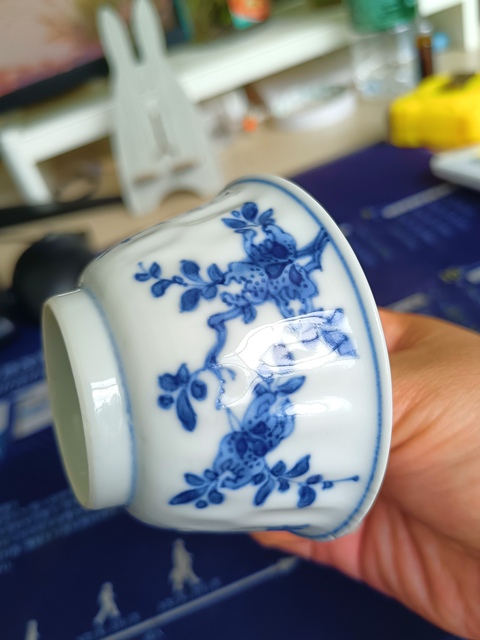 古玩陶瓷青花花卉紋瓜棱杯真品鑒賞圖