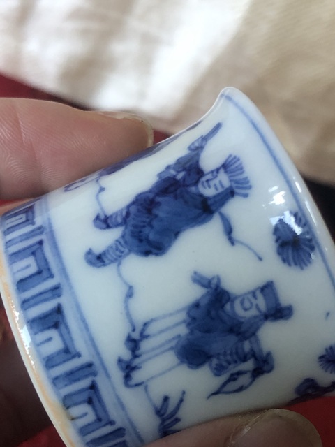 古玩陶瓷人物紋青花杯真品鑒賞圖